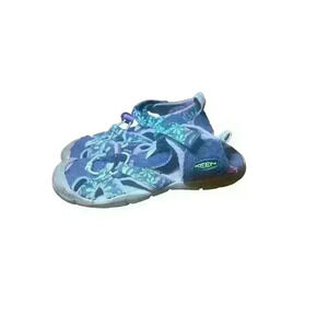 Keen Girls sandals size 3 in great condition